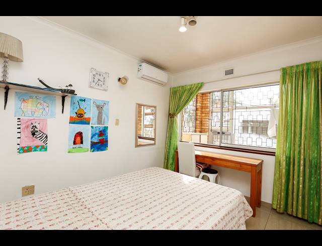 4 BEDROOM HOUSE FOR SALE IN OVERPORT